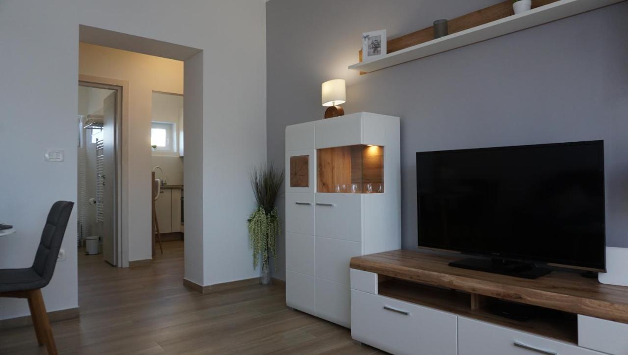 Apartman Luka พูลา ภายนอก รูปภาพ