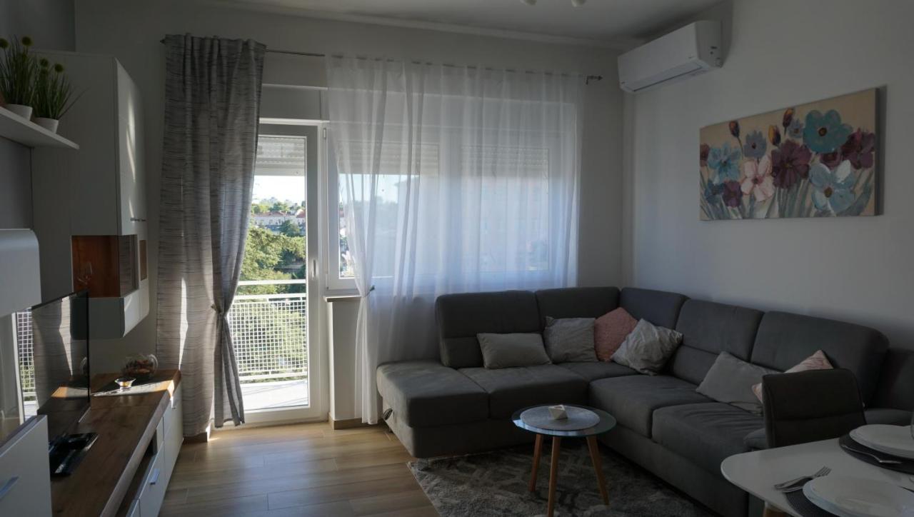 Apartman Luka พูลา ภายนอก รูปภาพ
