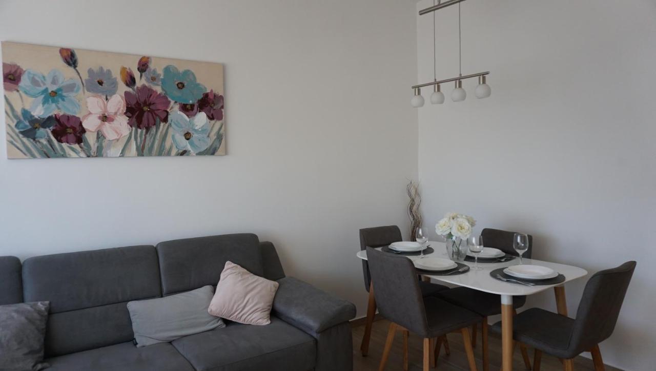 Apartman Luka พูลา ภายนอก รูปภาพ