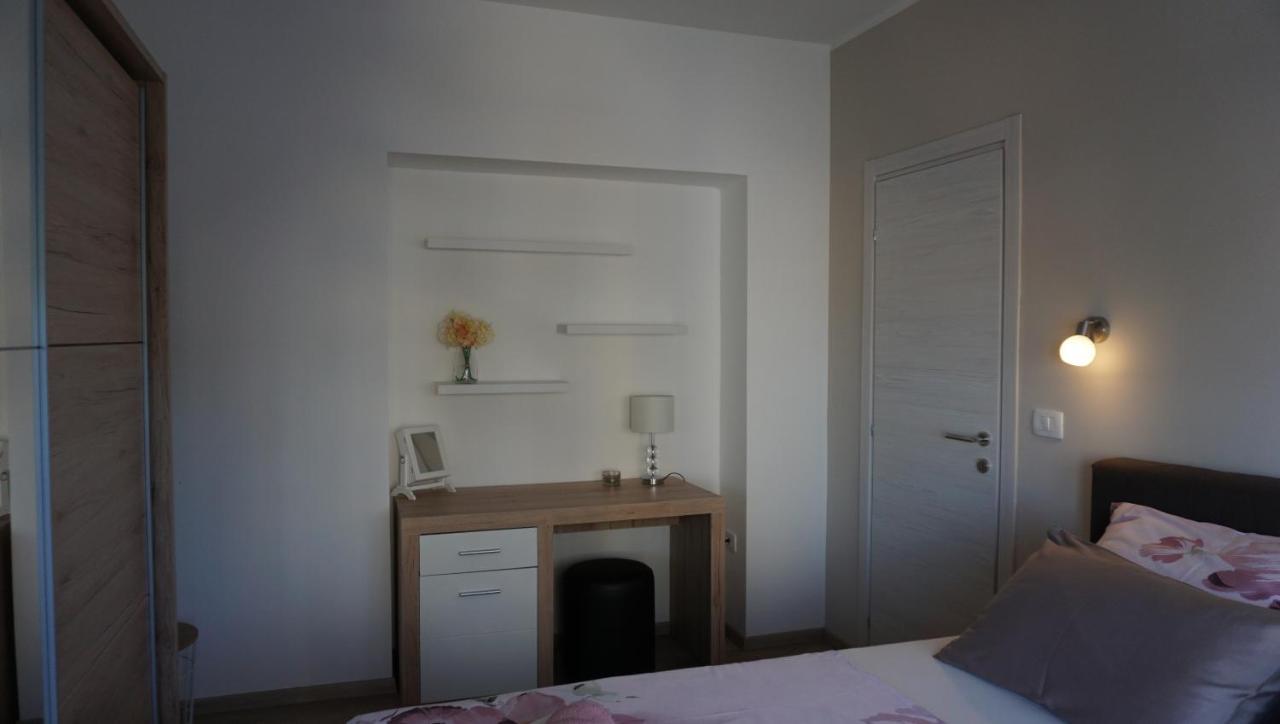 Apartman Luka พูลา ภายนอก รูปภาพ