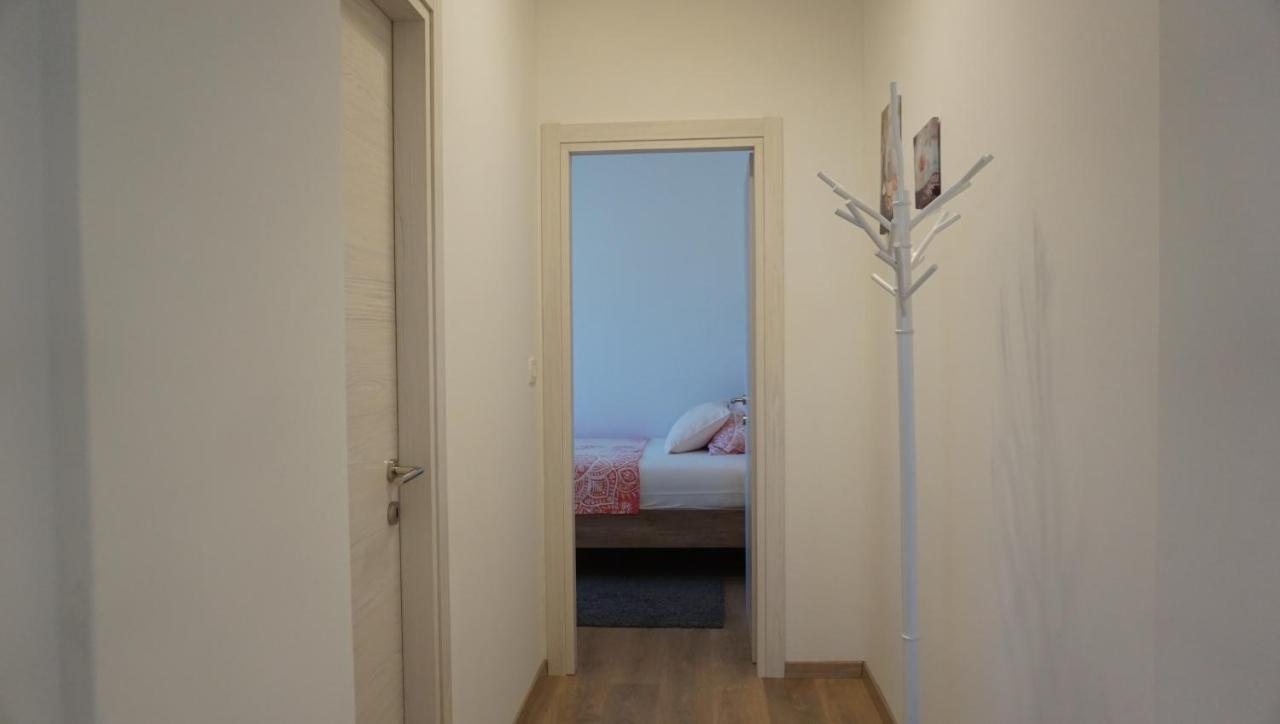 Apartman Luka พูลา ภายนอก รูปภาพ