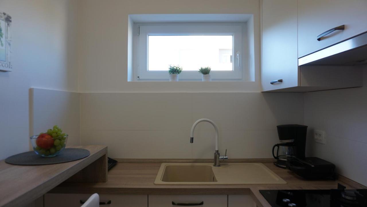 Apartman Luka พูลา ภายนอก รูปภาพ