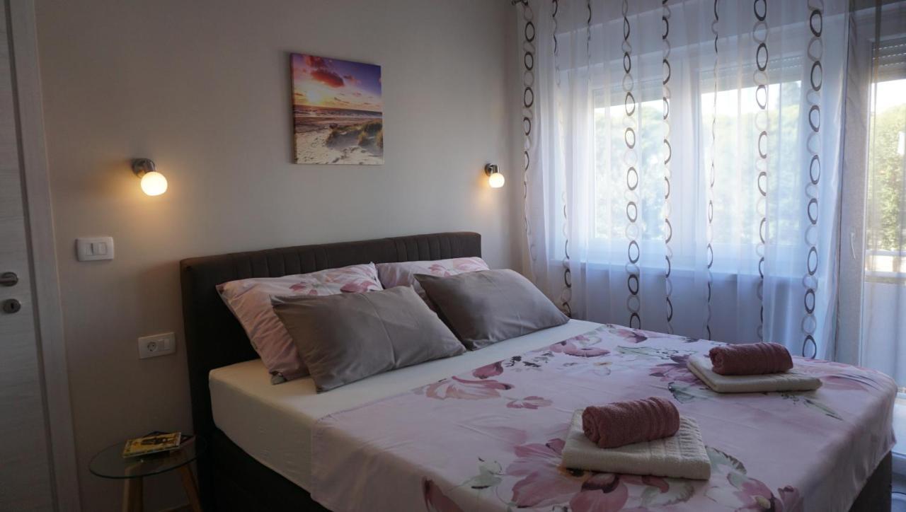 Apartman Luka พูลา ภายนอก รูปภาพ