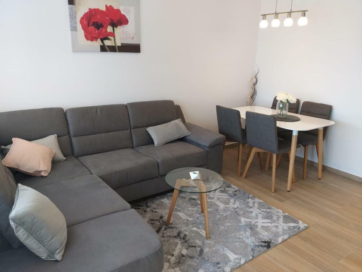 Apartman Luka พูลา ภายนอก รูปภาพ